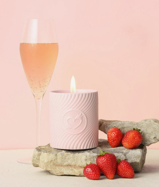 Highonlove Pink Massage Candle Strawberries Champagne świeca do masażu 
