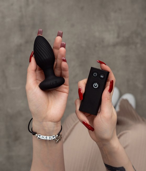 Nexus - Tornado Remote Control Rotating Butt Plug Black korek analny wibrujący