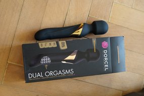 Dorcel Dual Orgasms wibrator pochwowy i masażer ciała w jednym