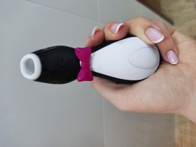 Satisfyer Penguin bezdotykowy masażer - wibrator Pingwinek