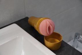 Fleshlight® Go Stamina Training Unit masturbator