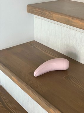 Satisfyer Curvy 2+ bezdotykowy stymulator łechtaczki sterowany aplikacją