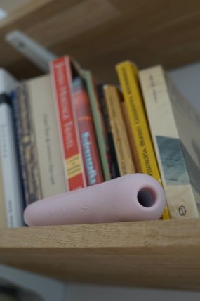 Satisfyer Curvy 2+ bezdotykowy stymulator łechtaczki sterowany aplikacją