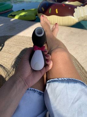 Satisfyer Penguin bezdotykowy masażer - wibrator Pingwinek