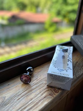 Boss of Toys korek analny z kryształkiem Dark Silver plug
