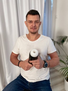 Svakom Sam Neo masturbator sterowany smartfonem