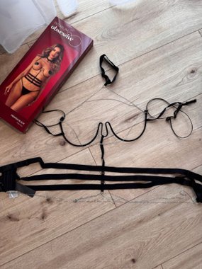 Obsessive Premium Lustique Black czarny harness na biust