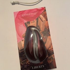 Womanizer liberty bezdotykowy stymulator łechtaczki