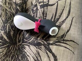 Satisfyer Penguin bezdotykowy masażer - wibrator Pingwinek