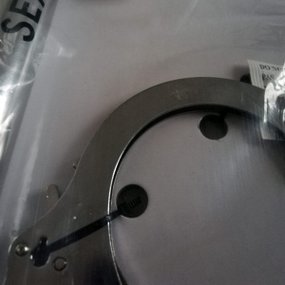 Sex&Mischief Spreader Bar with Metal Cuffs drążek i kajdanki
