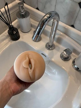 Fleshlight® Girls Ella Hughes masturbator