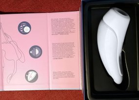Satisfyer Curvy 2+ bezdotykowy stymulator łechtaczki sterowany aplikacją