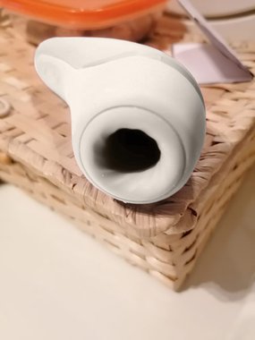 Satisfyer Curvy 1+ bezdotykowy stymulator łechtaczki sterowany aplikacją
