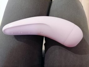 Satisfyer Curvy 2+ bezdotykowy stymulator łechtaczki sterowany aplikacją