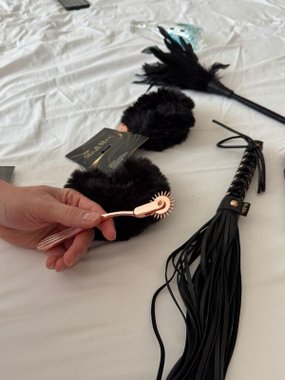 Mr. & Mrs. Pluszowe futerko kajdanki z kluczykami