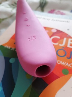 Satisfyer Curvy 3+ bezdotykowy stymulator łechtaczki sterowany aplikacją