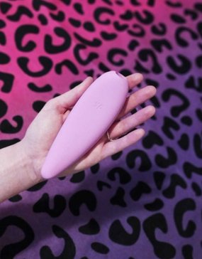 Satisfyer Curvy 3+ bezdotykowy stymulator łechtaczki sterowany aplikacją