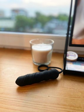 Dorcel Deep Seeker wibrujący plug analny na pilota