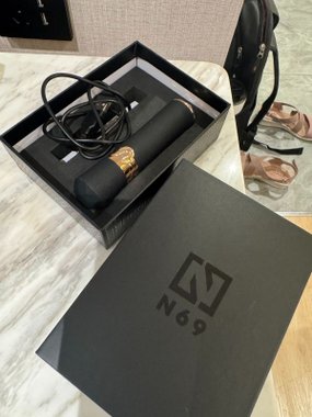 N69 KISS Me szminka