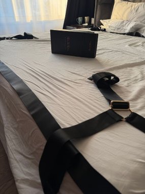 Mr. & Mrs. Bed Straps Set regulowane pasy do łóżka