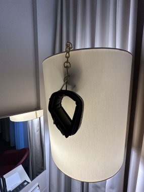 Mr. & Mrs. Regulowane kajdanki na kostki czarne