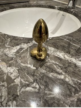 N69 Kiss aluminiowy korek ozdobny z kryształkiem clear S