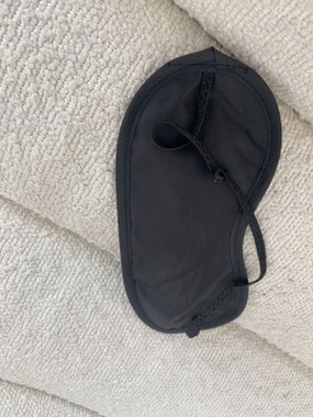 Mr. & Mrs. opaska na oczy czarna materiałowa