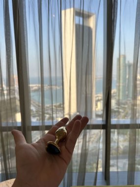 N69 Kiss aluminiowy korek ozdobny z kryształkiem czarny L