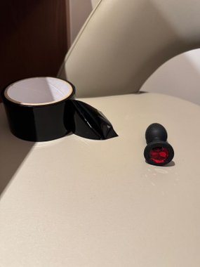 N69 korek silikonowy S czerwony kryształek