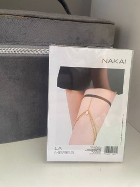 NAKAI La Meriss złoty łańcuszek na udo z zawieszką