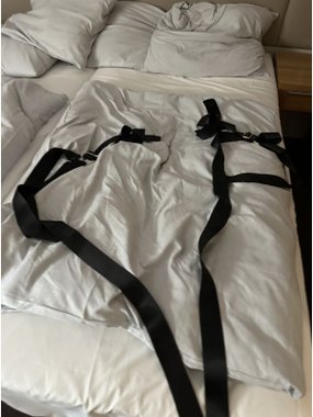 Mr. & Mrs. Bed Straps Set regulowane pasy do łóżka