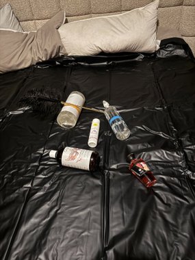 Mr. & Mrs. Narzuta ochronna do masażu 200 × 220 cm czarna