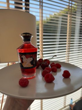 Shunga Aphrodisiac sparkling strawberry wine olejek do masażu