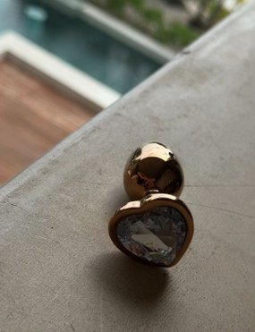 N69 Kiss aluminiowy korek ozdobny z kryształkiem clear S