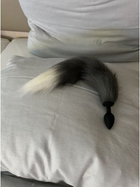 Mr. & Mrs. Sztuczny ogon szary