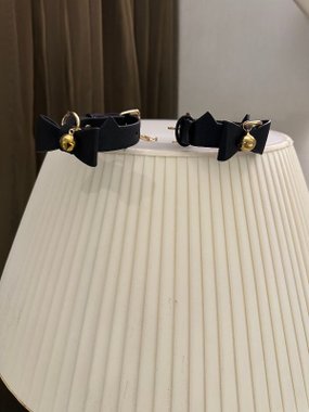 Mr. & Mrs. ozdobne kajdanki z kokardkami czarne