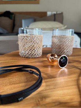 N69 korek aluminiowy rose gold S czarny kryształek