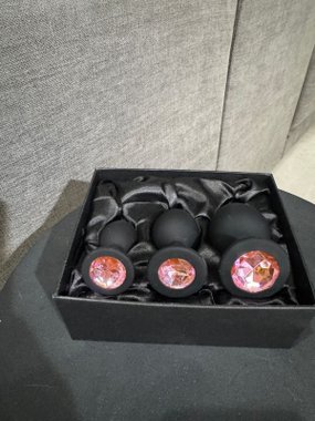 N69 zestaw silikonowych korków ozdobnych z kryształkiem