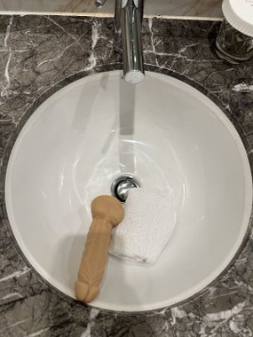 SilexD dildo z przyssawką z wibracjami 21 cm 5 cm średnica z pilotem