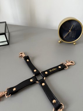 Luxure by Mr.&Mrs. krzyżak na ręce i nogi