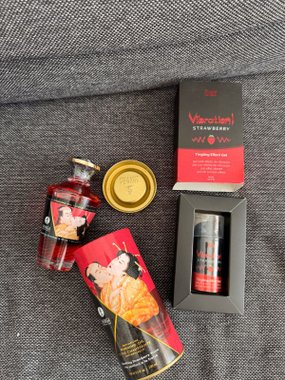 Shunga Aphrodisiac sparkling strawberry wine olejek do masażu