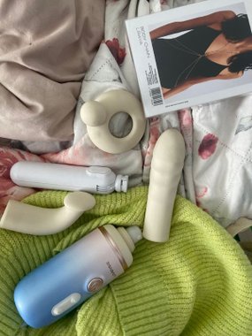 Lovense Spinel urządzenie do masażu z wymiennymi końcówkami