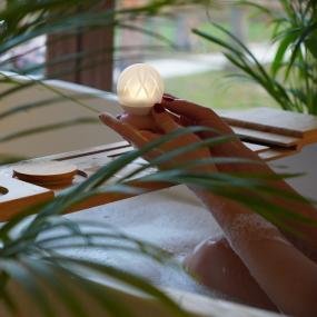 Iroha Ukidama wibrujący masażer łechtaczki świecący
