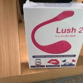 Lovense Lush 2.0 wibrująca kulka z aplikacją na telefon 