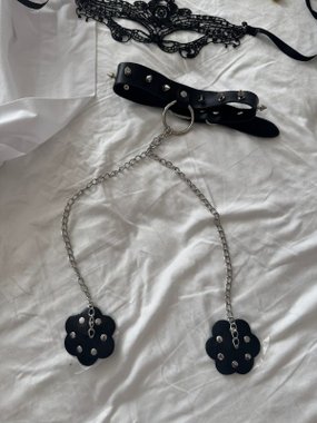 Mr. & Mrs. Koronkowa maska kostiumowa czarna