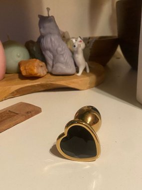 N69 Kiss aluminiowy korek ozdobny z kryształkiem czarny M