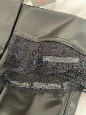 Noir Handmade F135 pończochy powerwetlook z silikonową koronką