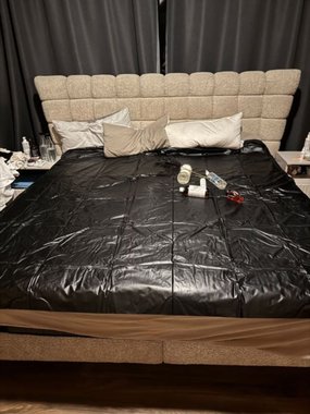 Mr. & Mrs. Narzuta ochronna do masażu 200 × 220 cm czarna