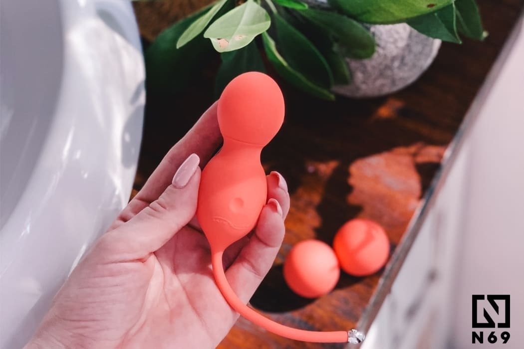 We-vibe-bloom-w-reku